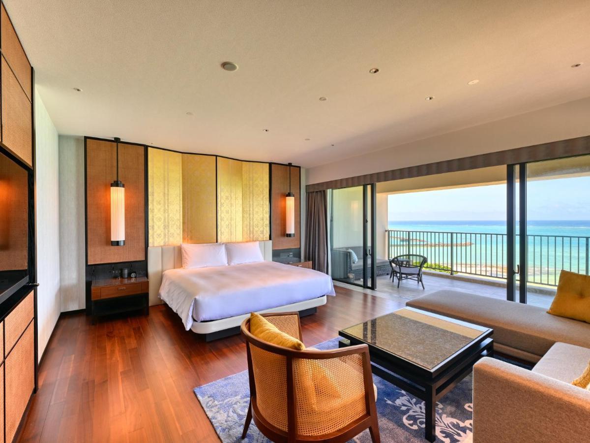 Ryukyu Hotel & Resort Nashiro Beach Itoman Exteriör bild A suite at the hotel